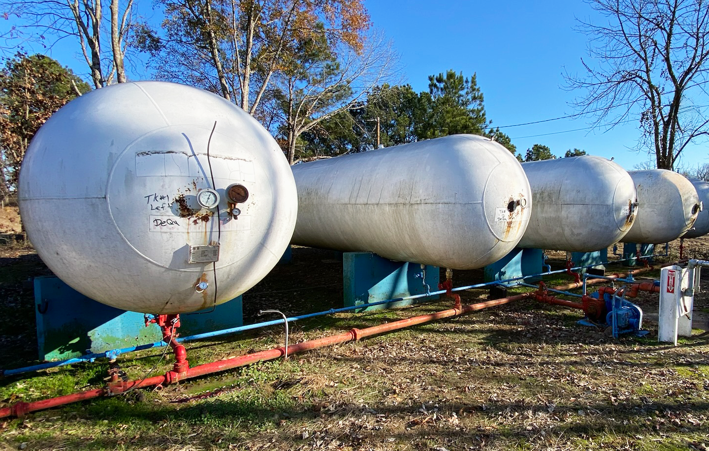 4 bullet tanks